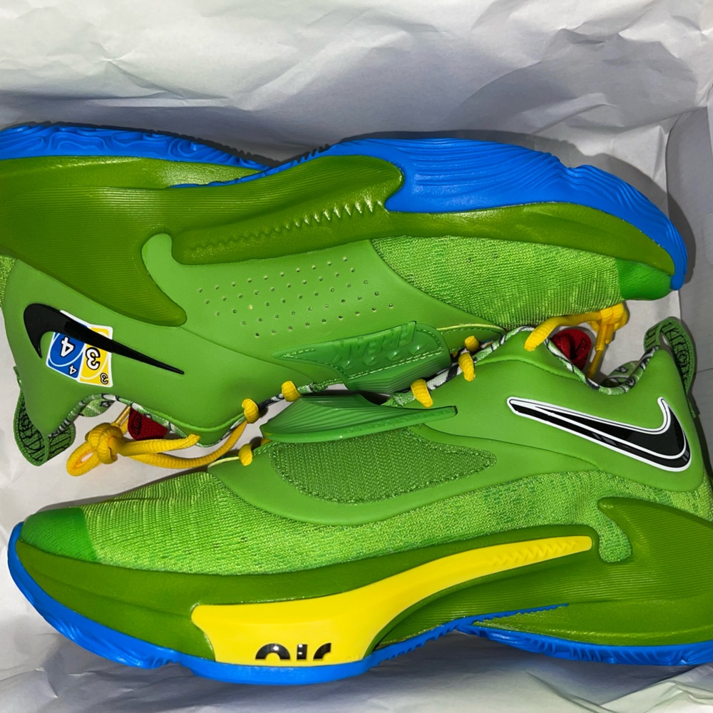 Zoom Freak 3 “Uno” Collection